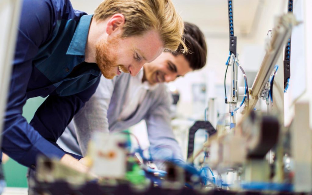 لیست مشاغل مورد نیاز در دبی؛ راهنمای کامل برای متقاضیان کار