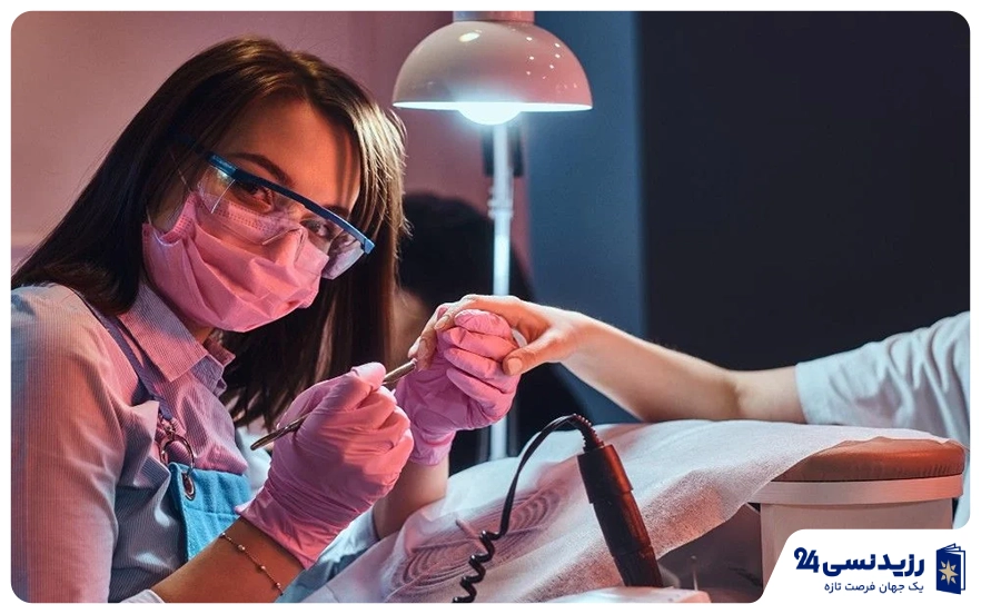 ناخن‌کار در عمان