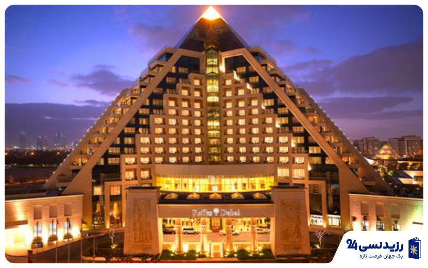 وافی مال دبی در شب