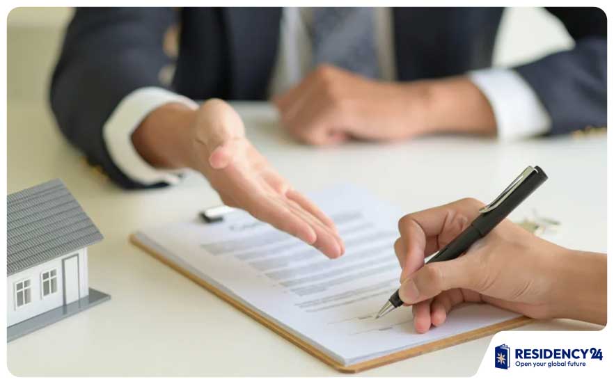 signing-property-purchase-agreement-Dubai.jpg