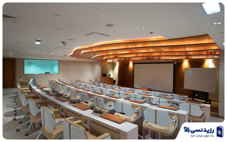 law-classroom-university-UAE.jpg