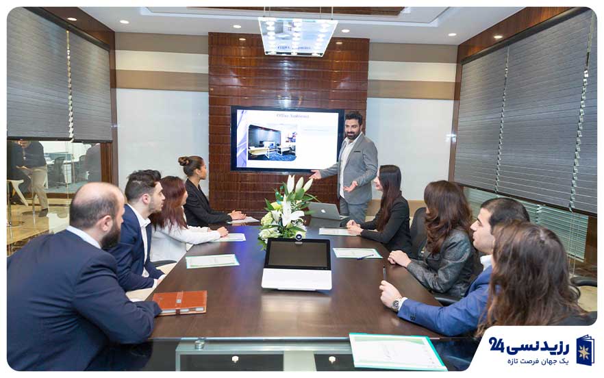 Dubai-business-meeting-office.jpg