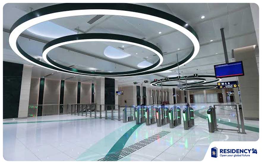 Dubai-Metro-station-interior.jpg