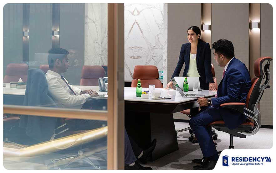 Dubai-business-professionals-office-meeting-UAE.jpg