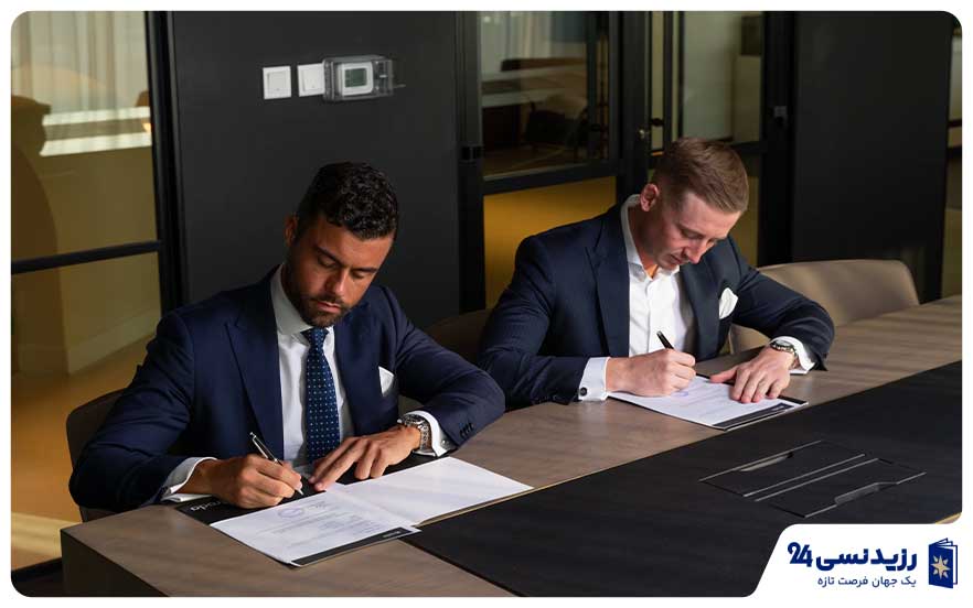 Dubai-real-estate-agent-meeting.jpg